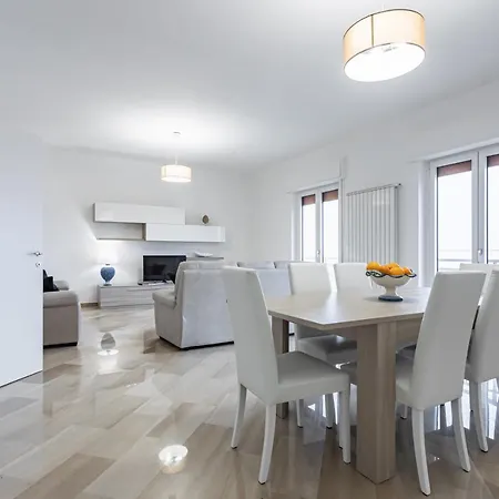 Apartamento Seaview Modern Near The