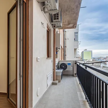 Seaview Modern Near The Apartamento Trapani
